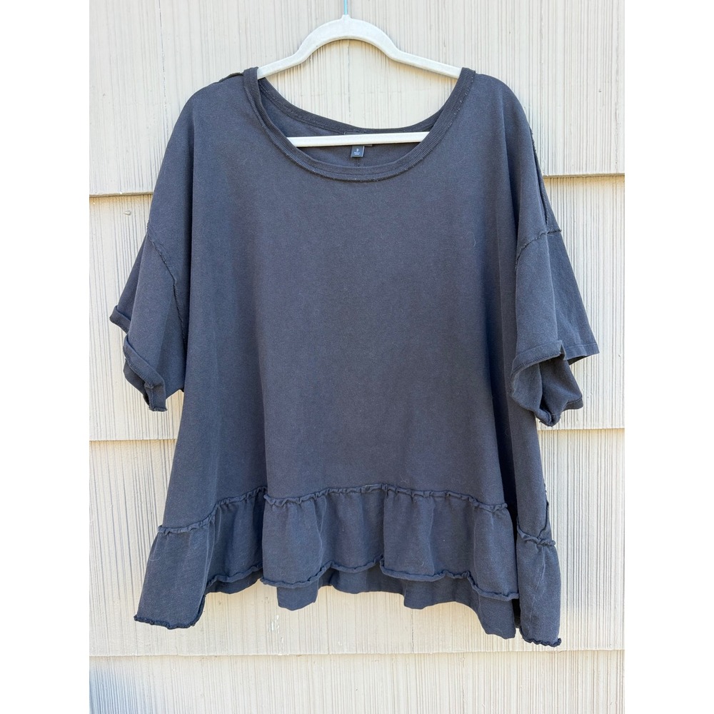 Torrid Black Ruffle Hem Raw Edge Short Sleeve Top Size 3 Plus Size